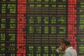 Gráfico de queda das bolsas chinesas com setor tecnologia em destaque no pregão de 27/08