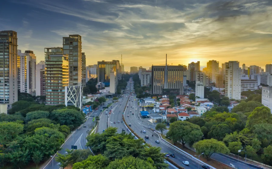 Mapa do Brasil destacando Cáceres e Lucas do Rio Verde em MT para parceria urbano-climática Brasil-Alemanha GIZ