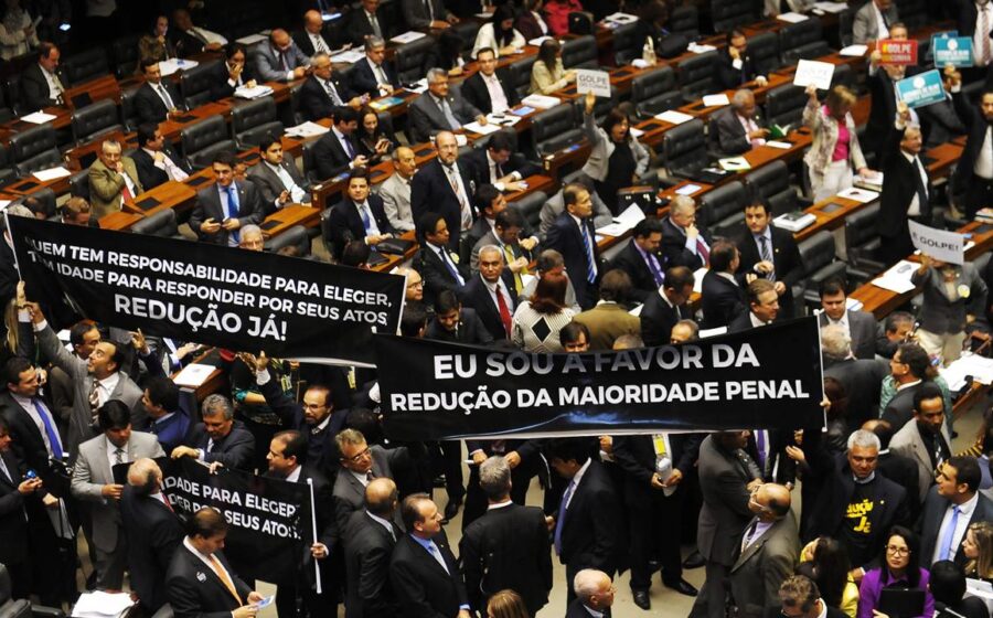 Felipe Sousa Lazaballet, candidato brasileiro à Câmara da Flórida, em retrato de campanha
