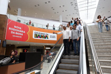 Sede da Braskem com gráficos de dívida de R$ 55 bilhões e investidores pessoa física excluídos