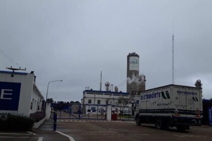 Fábrica da Bunge em Campana, Argentina, produtora de amônia e fertilizantes nitrogenados