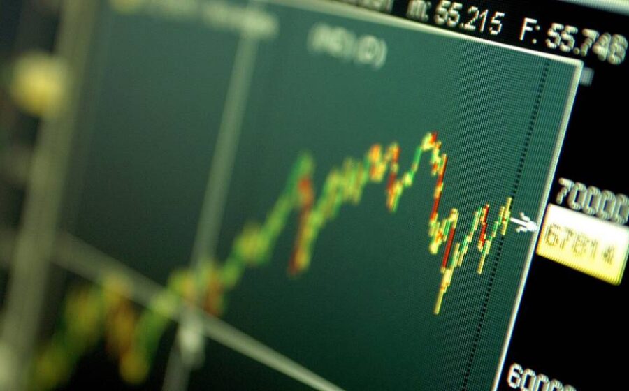Gráfico: busca 'morar fora' sobe 5000% pós 1º turno 2026; Ibovespa recorde
