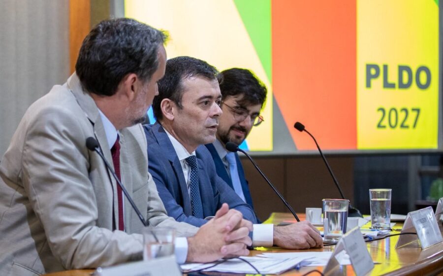 Gráfico mostra alíquota CBS 11,3% definida pelo TCU para 2027, 22% acima de PIS/Cofins