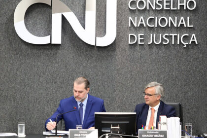 Documento oficial com selo do CNJ e Banco Central sobre novas regras de precatórios e restrições a advogados