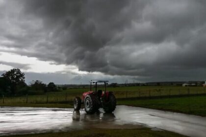 Mapa de Goiás em alerta amarelo: granizo e calor de 40°C ameaçam agronegócio e logística