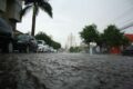 Céu nublado com nuvens de tempestade sobre Campo Grande, alerta de chuva forte no domingo
