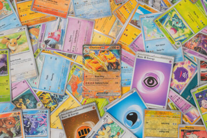 Carta Pikachu Illustrator rara em estojo protetor, leiloada por R$ 86 milhões