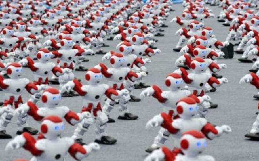 110 robôs humanoides AgiBot Expedition A3 dançando em sincronia perfeita em Jinan, China