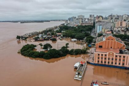 Plantação de tomates alagada por chuva excessiva no Rio Grande do Sul