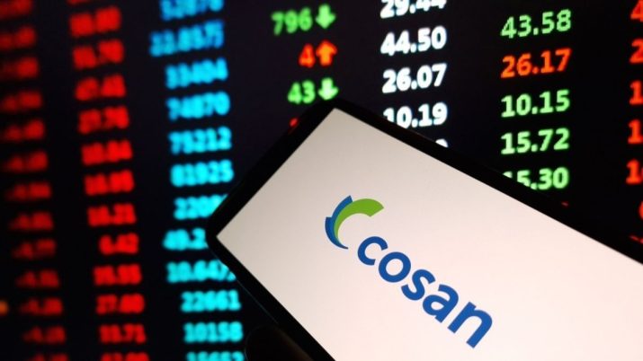 Gráfico de ações da Cosan (CSAN3) com alta de 24% e logotipo da Rumo ao fundo