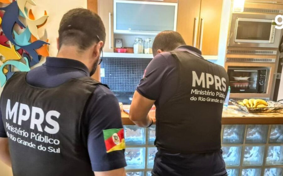 Prefeitura de São Paulo, gavel e cartão consignado Credcesta representando ação judicial