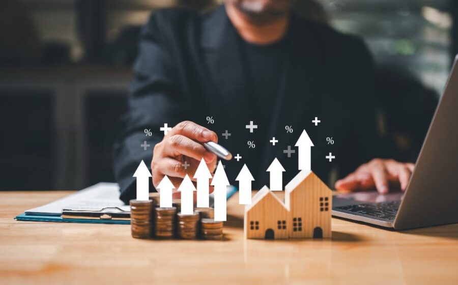 Gráfico de barras mostra alta de 37,5% no crédito imobiliário SBPE, atingindo R$ 132,5 bi em 2025