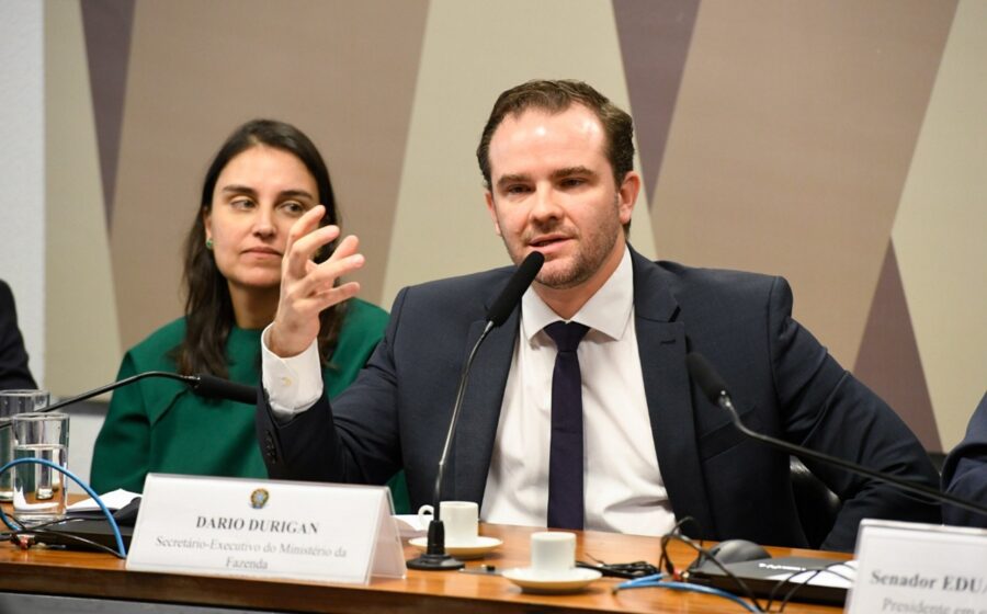 Dario Durigan anuncia recompra de títulos do Tesouro Nacional para conter crise financeira