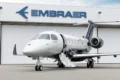 Jato comercial Embraer E195-E2 em voo, símbolo da carteira recorde de US$ 35,7 bi