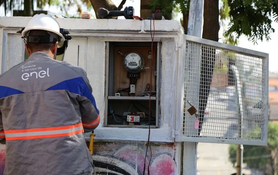São Paulo no escuro durante apagão da Enel que afetou 3 milhões e gerou multa de R$ 11,4 mi do Procon