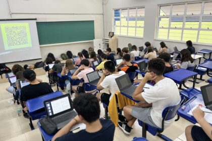 Prédio da Portal Bilingual School em Sorocaba, sede do Ensino Médio 2027 com mentoria quinzenal e diploma duplo Brasil-EUA