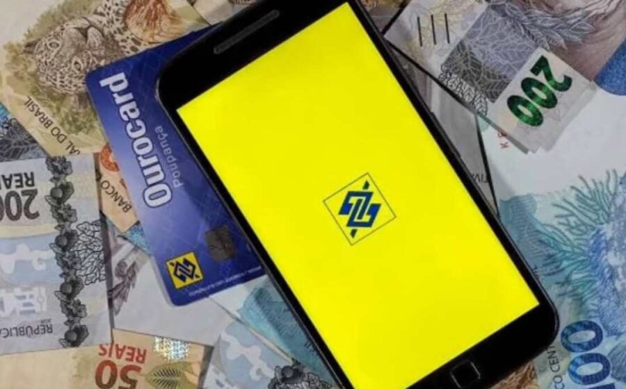 Sede do Grupo Euro17 em São Paulo com gráfico de queda financeira sobreposto