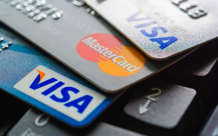 Mapa da Europa com ícones de pagamentos interconectados simbolizando rede ENP contra duopólio Visa Mastercard