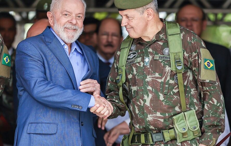 Captura de tela do canal "Exército do Lula" no WhatsApp com 4,3 milhões de inscritos reativado após registro no TSE