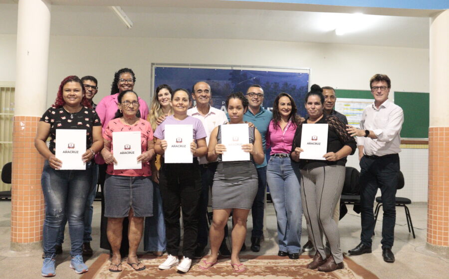 Entrega de escrituras REURB em Extrema: 130 famílias dos núcleos Tião da Uva recebem títulos definitivos