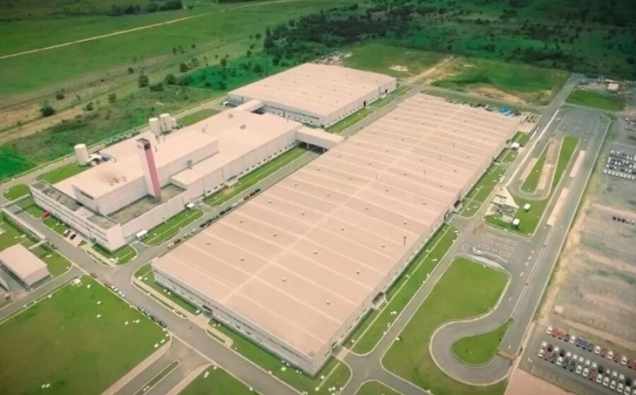Fábrica Caoa Chery paralisada em Jacareí, Vale do Paraíba, estrutura industrial ociosa