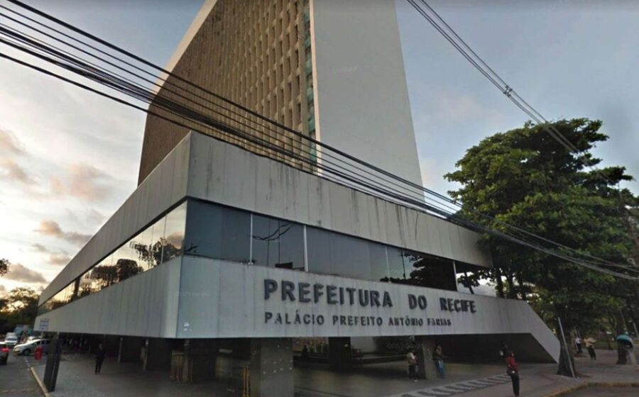 Tela do Conecta Recife fora do ar com aviso de manutenção e logotipo PHP