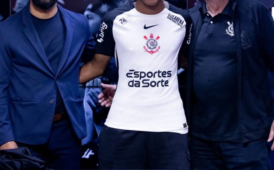 Logo Fatal Model e escudo Corinthians com valores patrocínio 120 milhões reais