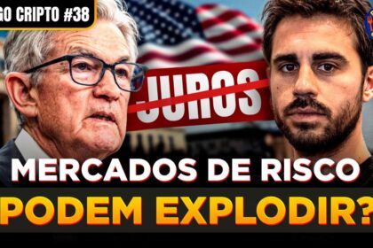 Jerome Powell em coletiva do Fed com gráfico de juros ao fundo, símbolo de pausa na taxa de 3,75% a 4%