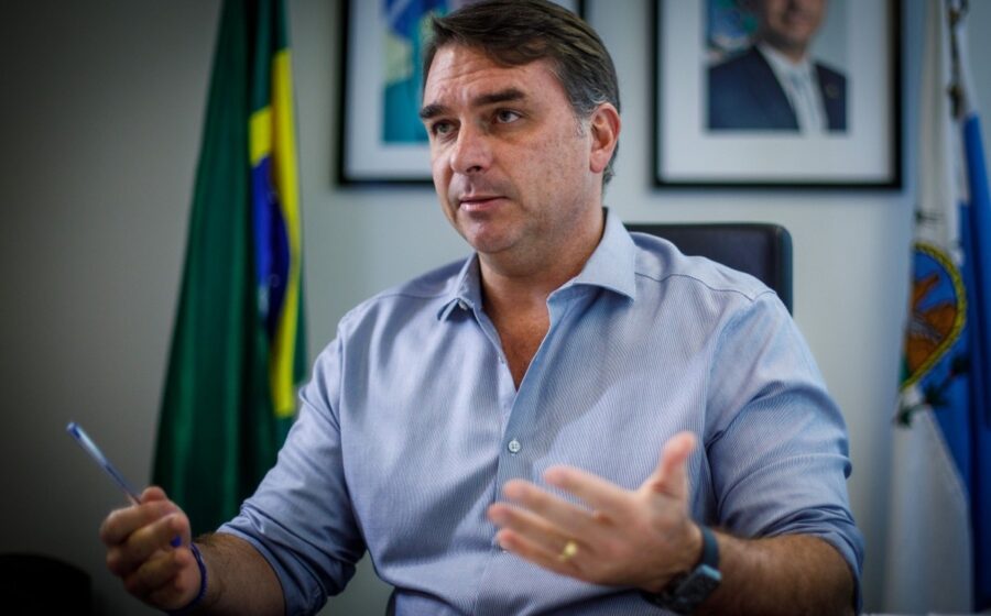 Fintech A55 encerra conta de advogado Willer Tomaz ligado a Flávio Bolsonaro por suspeita de lavagem de R$ 6,3 bi em apostas na Blaze