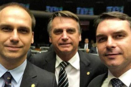 Senador Flávio Bolsonaro (PL-RJ) em sessão no Senado, protagonista de veto a Eduardo Bolsonaro no Itamaraty