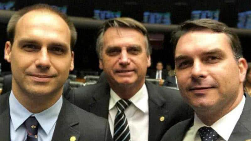 Senador Flávio Bolsonaro (PL-RJ) em sessão no Senado, protagonista de veto a Eduardo Bolsonaro no Itamaraty