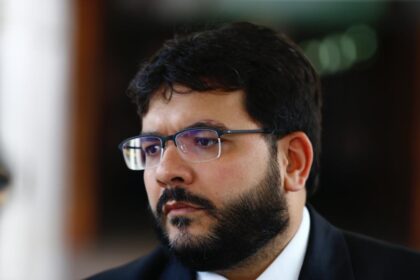 Rafael Fonteles gestor Piauí paradoxo fiscal déficit superávit orçamentário