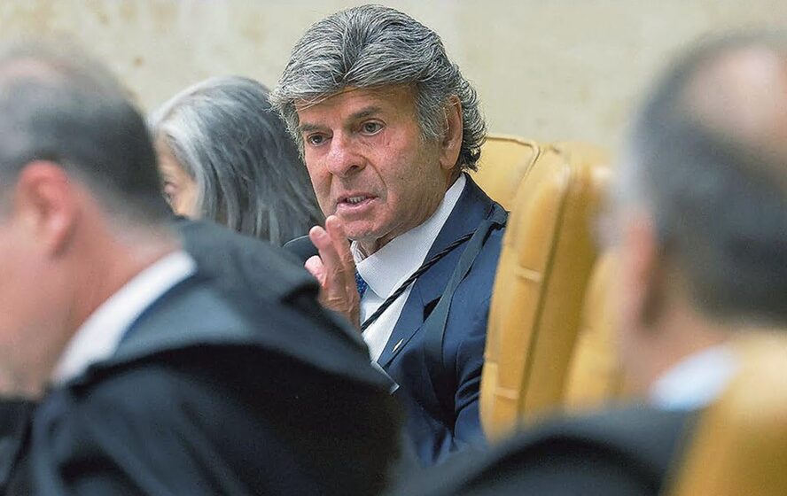 Ministro Luiz Fux do STF em sessão de julgamento sobre veto às apostas esportivas