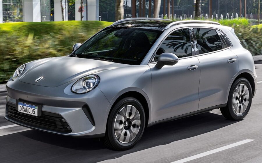 GWM Ora 5 SUV elétrico prata estacionado em ambiente urbano brasileiro