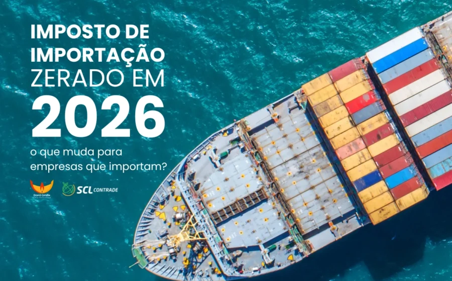 Cientistas em laboratório universitário analisam equipamentos importados para pesquisa científica