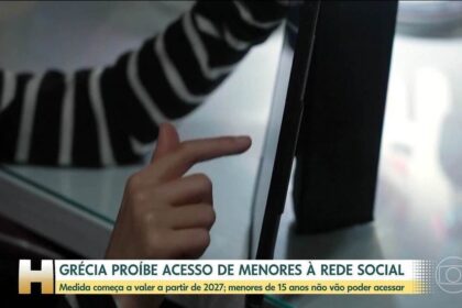 Parlamento grego aprova veto a redes sociais para menores de 15 anos com verificação de idade obrigatória