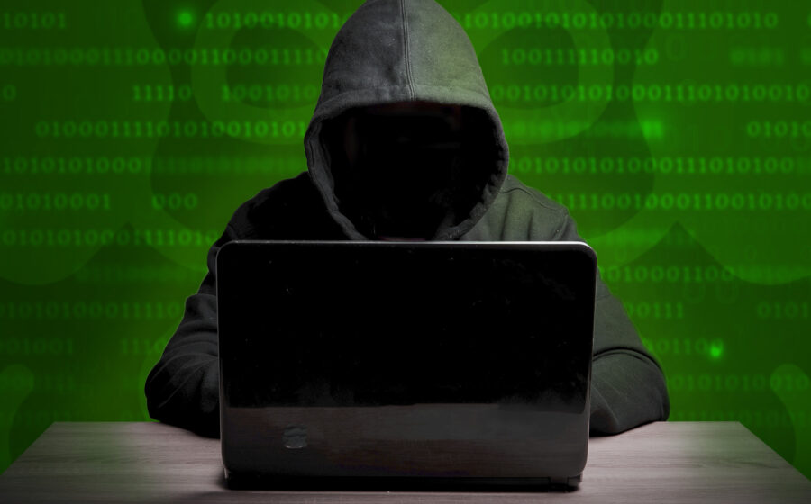 Supermercado com geladeiras hackeadas pegando fogo e sprinklers alagando corredores