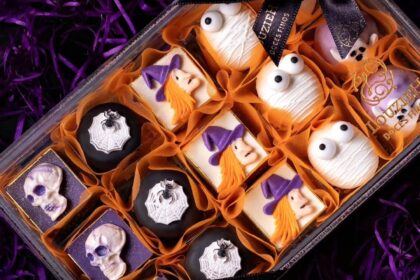 Donuts de monstros, brownies com teias e cookies Frankenstein com marshmallow em confeitaria de Ribeirão Preto para Halloween