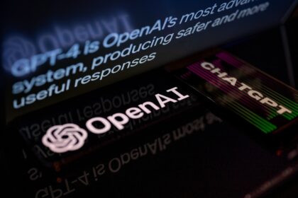 Ilustração de rede neural rompida por falhas de segurança com logo OpenAI