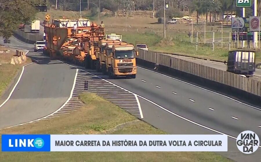 Engavetamento de 20 veículos na BR-116 em São João de Meriti causado por infarto de motorista de ônibus
