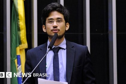 Kim Kataguiri discursando no plenário da Câmara dos Deputados durante debate sobre eleição da Mesa