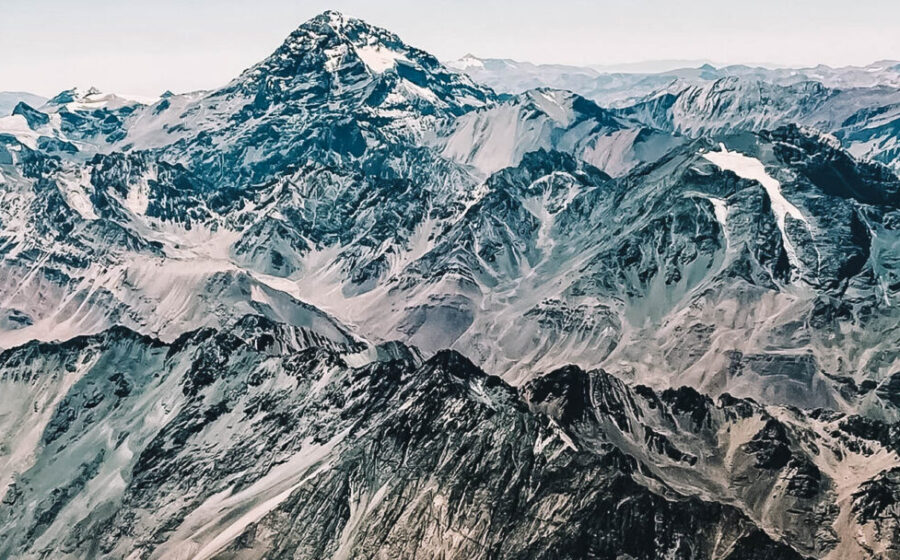 Oreste Forno, 73 anos, em sua cabana isolada nos Alpes Réticos a 2000m altitude, ex-executivo da IBM vivendo off-grid
