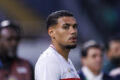 Zagueiro Ruan Tressoldi em ação pelo São Paulo, lesionado no joelho direito