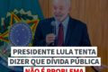 Lula segurando cartas com símbolos de dívida pública e juros, representando controle fiscal