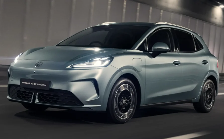 MG IM6 SUV elétrico prata estacionado em ambiente urbano, destaque para design frontal e rodas esportivas