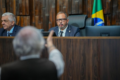 Plenário da Alerj com deputados votando projeto contra sonegação fiscal