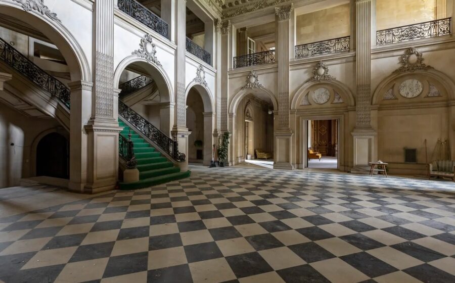 Mansão Lynnewood Hall abandonada na Pensilvânia, antiga propriedade da família Widener ligada ao Titanic