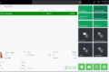 Logotipo Microsoft sobre fundo de código binário e gráfico de barras caindo, simbolizando demissões e investimento em IA