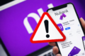 Logos do Monzo e Nubank com gráfico de queda representando oferta de aquisição recusada de 65 bilhões