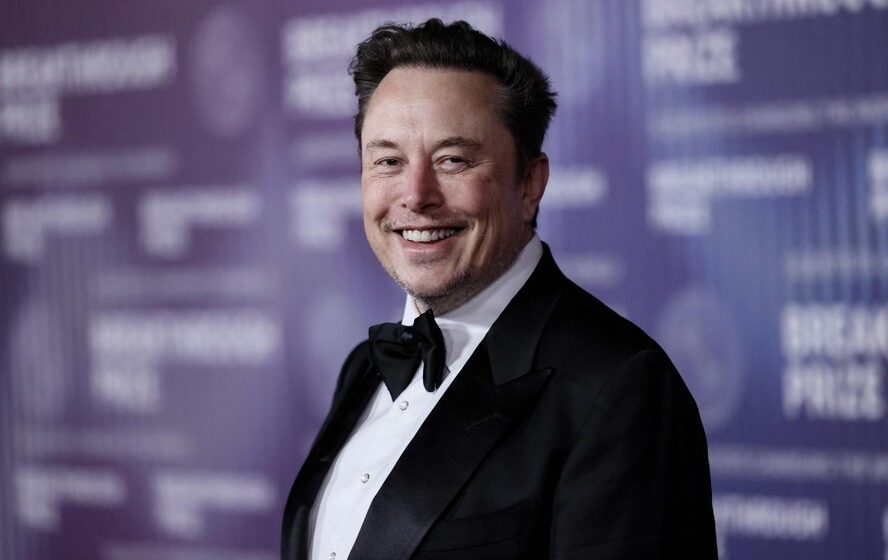 Elon Musk e logotipo da Anthropic com símbolos de bilhões de dólares e inteligência artificial